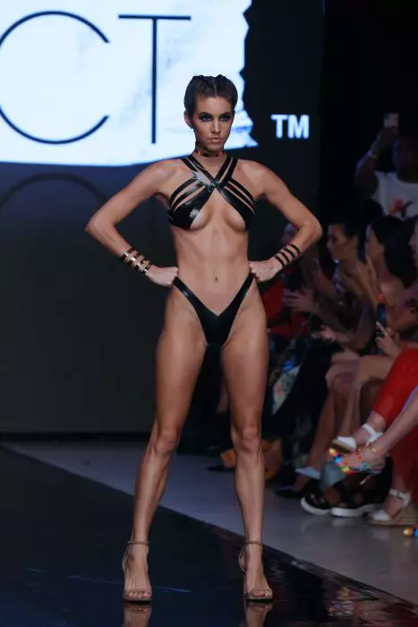 Săptămâna Costumelor de Baie