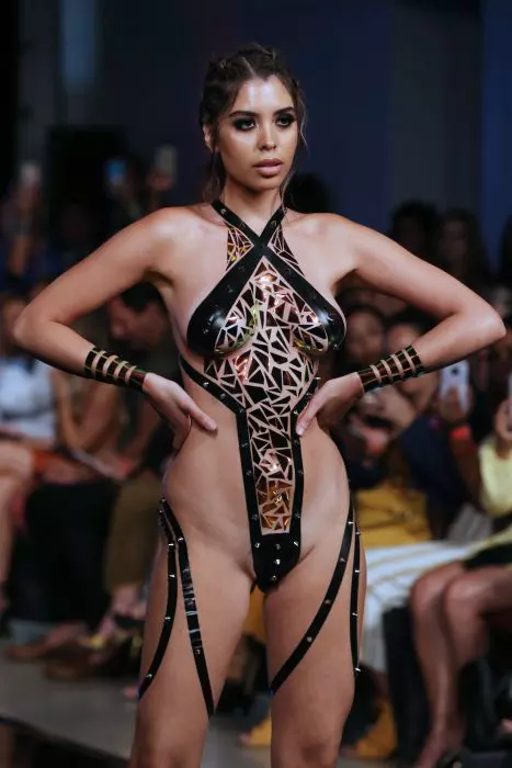 Săptămâna Costumelor de Baie