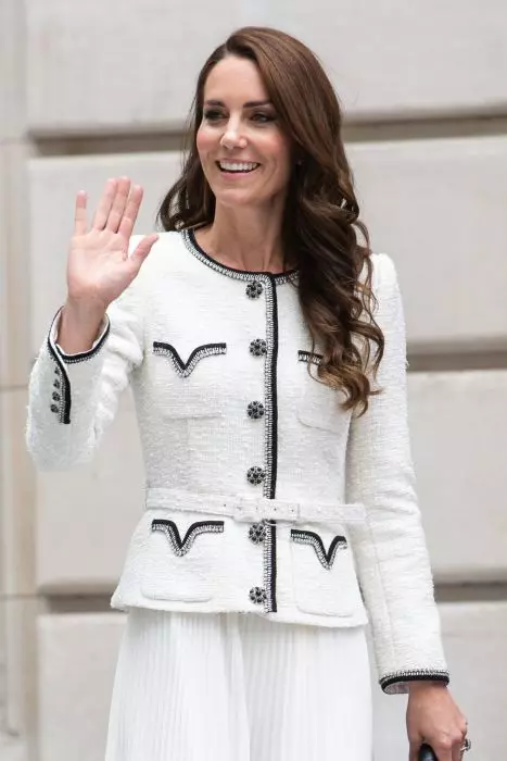 Parfumurile preferate ale membrilor familiei regale britanice. Kate Middleton alege aceeași aromă de câțiva ani