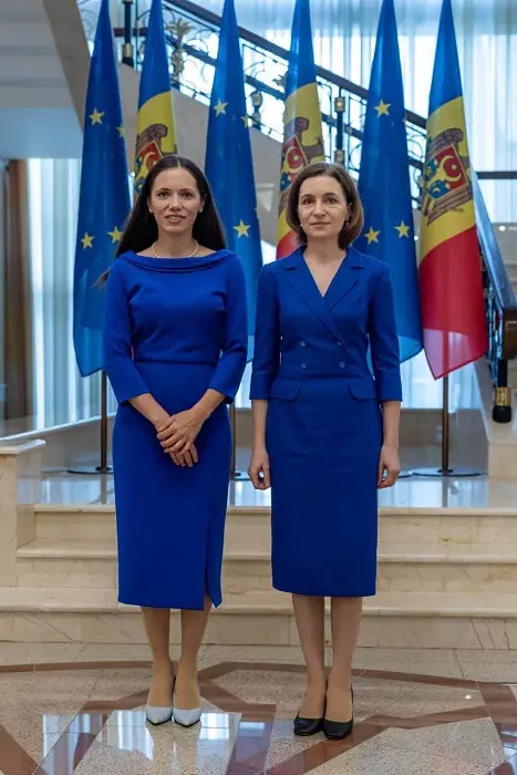 Mirabela Gradinaru si Maia Sandu la conferinta Chisinau 2
