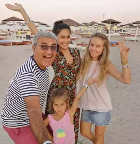 robert turcescu familie