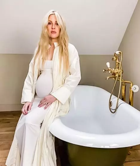 2021-02-24-16_21_29-@elliegoulding-•-Instagram-photos-and-videos