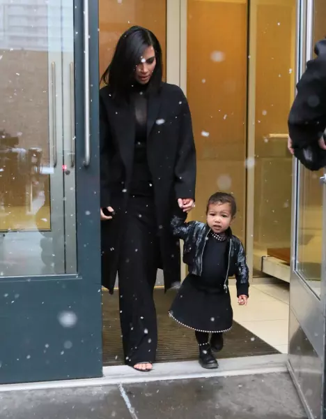 Kim Kardashian și fiica sa, North