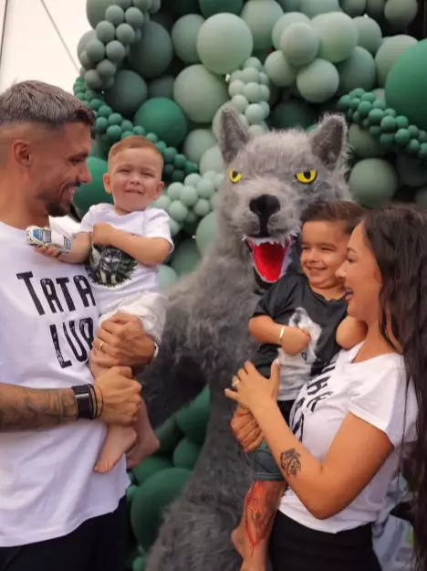 2. Vlăduța Lupău și familia