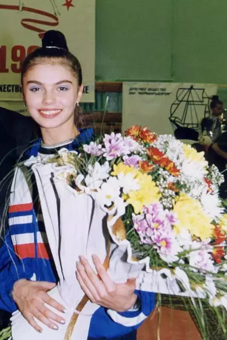 cine-este-Alina-Kabaeva-presupusa-iubita-alui-Vladimir-Putin-7