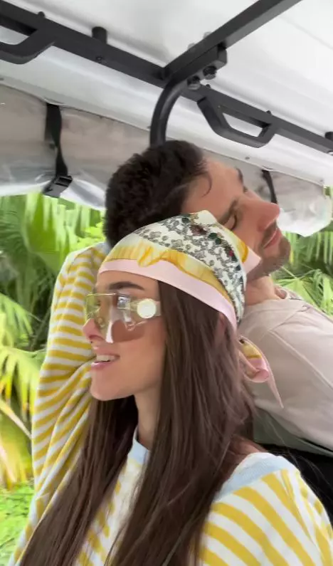 5. Theo Rose, imagini din vacanță