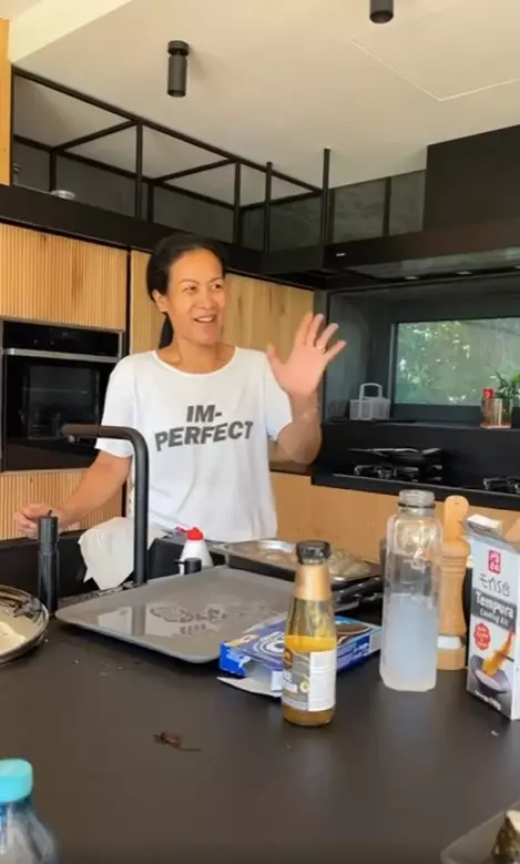 bona filipineza andra si catalin maruta 2