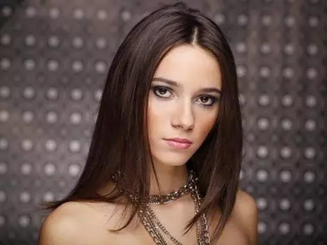 dana-savuica-ar-accepta-ca-fiica-ei-sa-pozeze-in-playboy-nici-nu-e-de-mirare-la-cat-de-bine-arata-julie_9