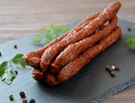 Reţeta de cârnaţi cabanos. Cum se fac cârnații cabanos de casă