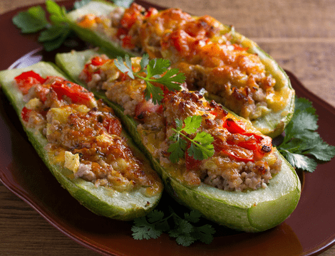 Dovlecei umpluți cu orez la cuptor - rețeta ușoară, de vară, cu care nu o să dai greș