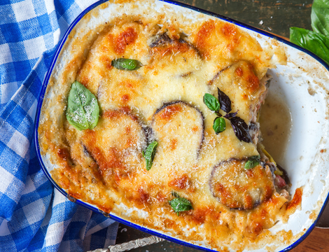 Musaca de vinete cu carne de pui. Rețeta pentru un deliciu mediteranean reinterpretat