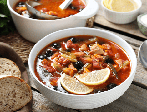 Tocăniță de praz cu măsline. Rețeta tradițională oltenească reinterpretată