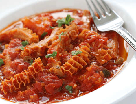 Trippa alla romana – burtă de vită cu sos de roşii. Ce se întâmplă când combini burtă de vită, roșii și mentă? Gustul Romei autentice