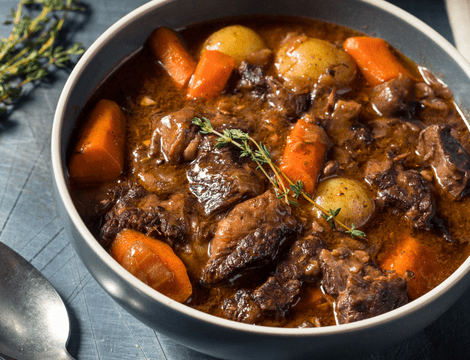 Tocăniță de vită cu morcovi - rețeta clasică, fragedă și plină de gust. Simplă, consistentă și irezistibilă