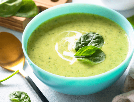 Supă crema de spanac cu smântână - rețeta care transformă un preparat simplu într-un deliciu