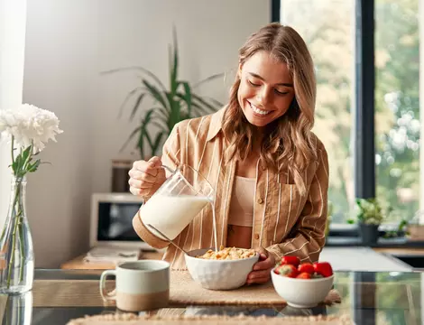 (P) 8 beneficii ale obiceiului de a consuma un mic dejun sănătos în fiecare zi