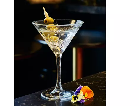 (P) Pahare cristal Bohemia: Alegerea potrivită pentru iubitorii de cocktailuri