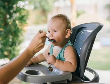 (P) Primii pași spre o alimentație echilibrată pentru cei mici