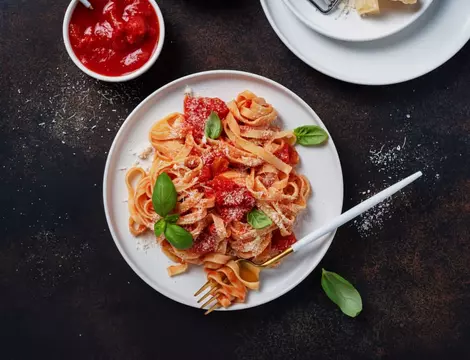 (P) Rețetă delicioasă de paste cu sos de roșii pentru întreaga familie