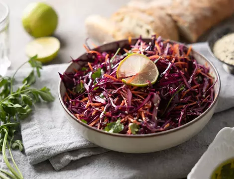(P) Ce preparate se potrivesc cu salata Coleslaw? 7 sugestii delicioase