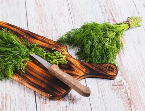 (P) Leurda și mărarul: plante aromatice cu beneficii terapeutice ascunse