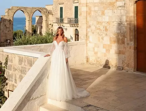 (P) Rochii de mireasă ample cu volum: cui i se potrivesc și cum le accesorizezi corect 