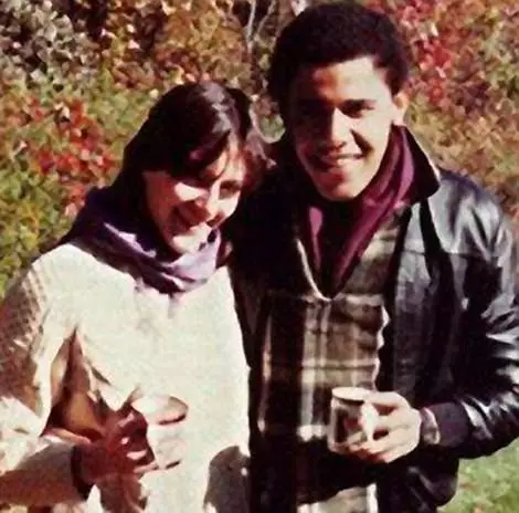 3FE6C25F00000578-4477172-A_Brooklyn_brownstone_home_President_Barack_Obama_once_lived_wit-a-1_1494004080898