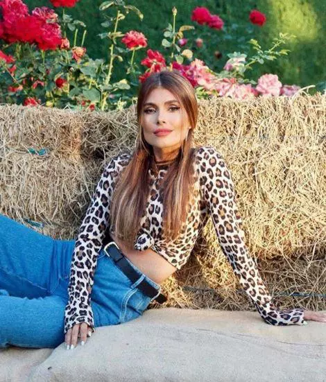 cine este sanziana negru