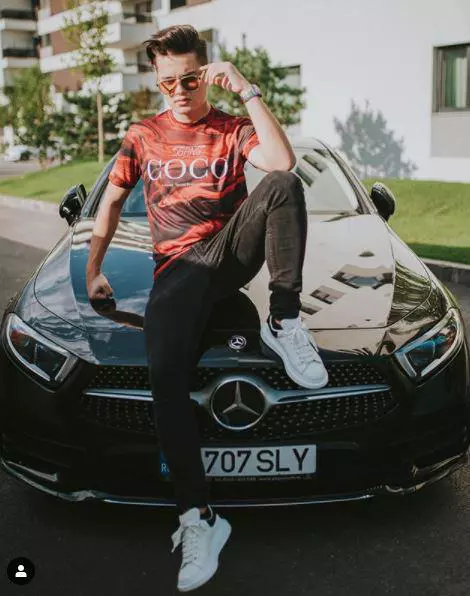 Selly-_i-a-lovit-ma_ina-a-doua-oara-1