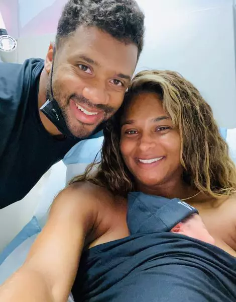 ciara-a-devenit-mama-pentru-a-treia-oara-7a