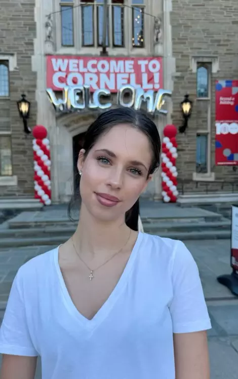 andreea-marin-imagini-violeta-campus-cornell-universitate (4)