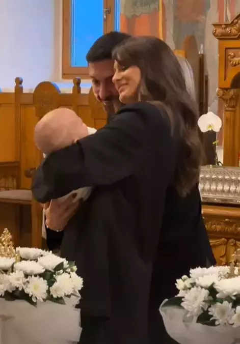 2.-ana-baniciu-si-a-botezat-baietelul