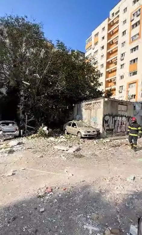 explozie-la-un-bloc-de-pe-calea-rahovei-in-bucuresti-langa-liceul-dimitrie-bolintineanu-s-a-activat-planul-rosu-1015887
