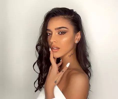 Karmen-prima-intervenție-estetică-7