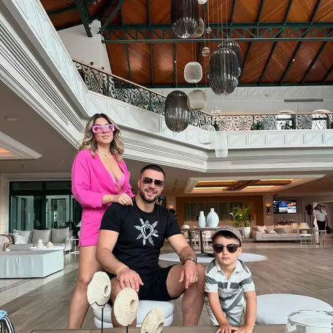 74e21a55-1cbd-4425-bc8d-6e65efb5a88f-1