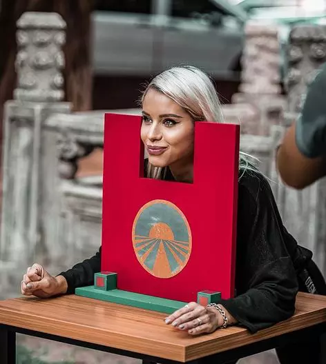 Carmen-Grebenisan-de-la-Asia-Express-3