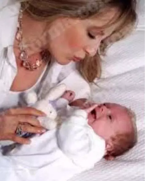 Cum arată și cu ce se ocupă azi fiica lui Edith González. Constanza Creel a împlinit 18 ani