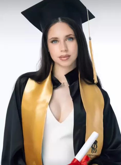 violeta-banica-imagini-absolvire-liceu (1)