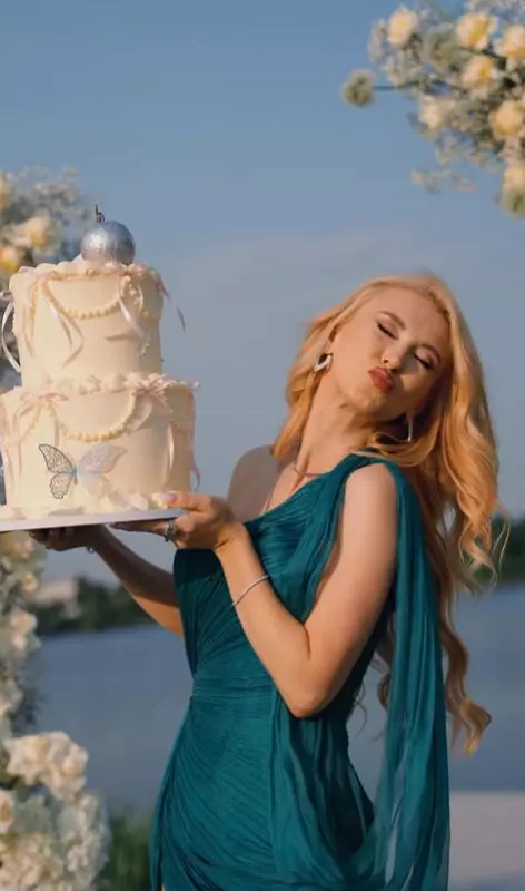 Andreea Bălan a împlinit 41 de ani  (6)