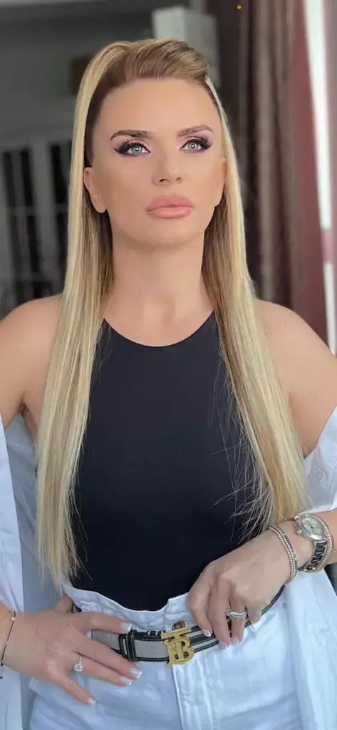 Marcela-Fota-473x1024-1