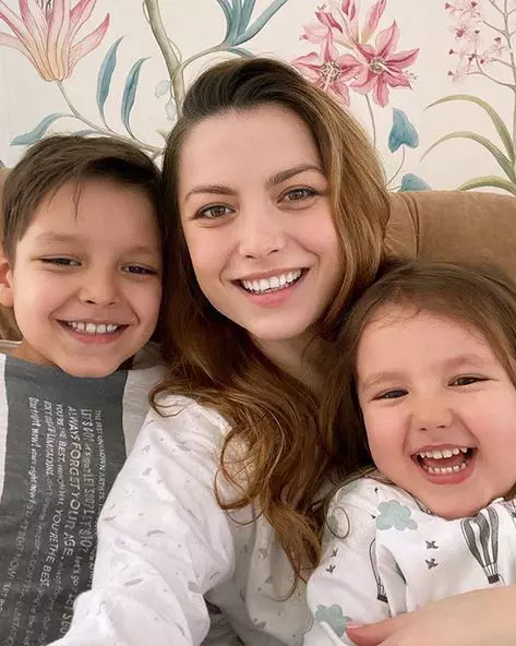 Elena-Gheorghe-si-copiii