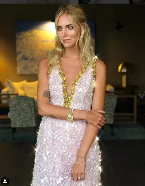 Rochia Prada aleasă de Chiara pentru cina de dinaintea nunții.