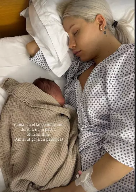 carmen grebenisan cu bebe la spital