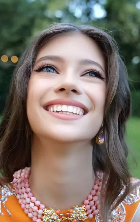 mikaela-razand