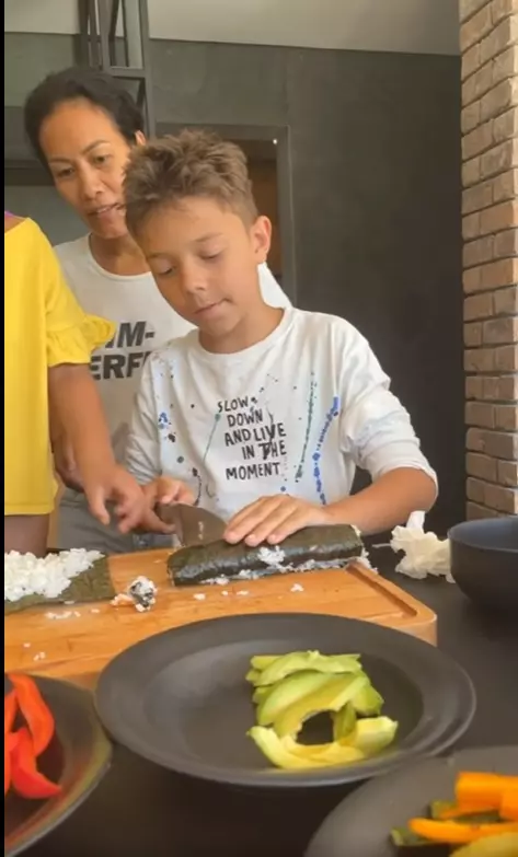 bona filipineza andra si catalin maruta 5
