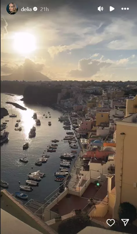 Delia, imagini din vacanța în Procida, Italia  (16)