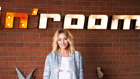 ELLE FASHION: Operatiunea Dulapul cu Delia