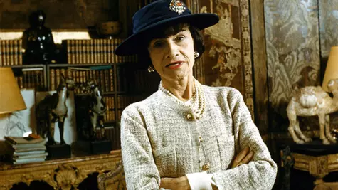 ELLE FASHION: Moda - trecut, prezent și (eventual) viitor