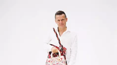 ELLE INTERVIU: Mircea Cantor: „Sunt un pod între două lumi“