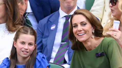 Kate Middleton și Prințesa Charlotte, apariție neașteptată la metroul din Londra. Cum au fost surprinse: "Vorbeau între ele și zâmbeau"